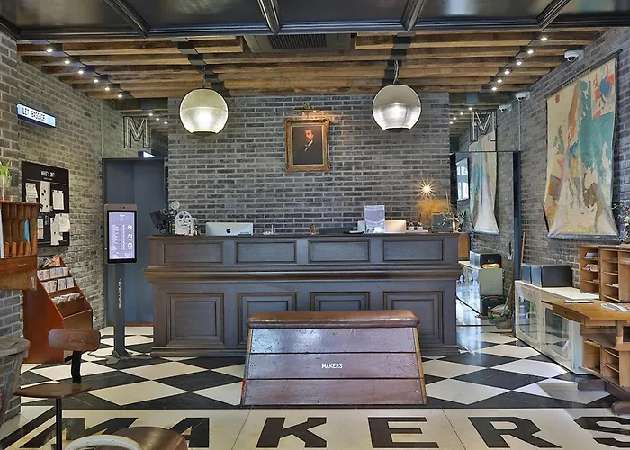Jongro Makers X Pretty Hotel