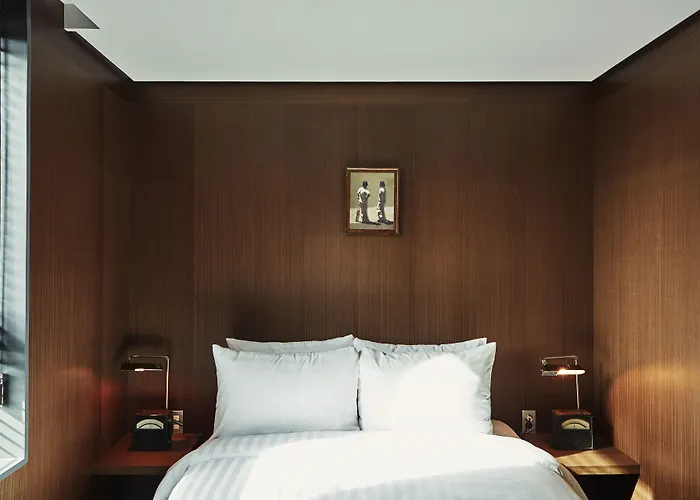 Jongro Makers X Pretty Hotel Seúl
