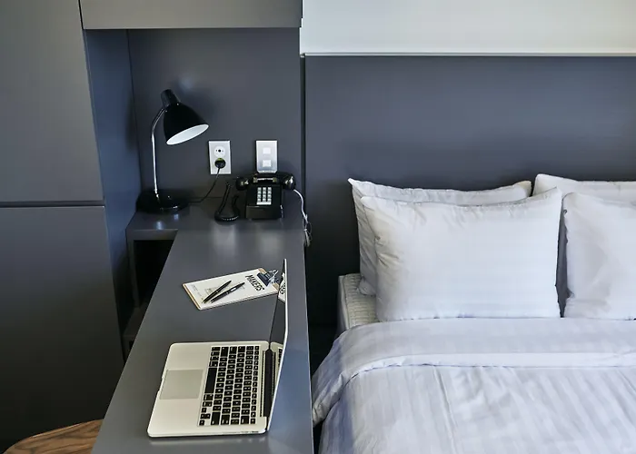 Jongro Makers X Pretty Hotel Seúl