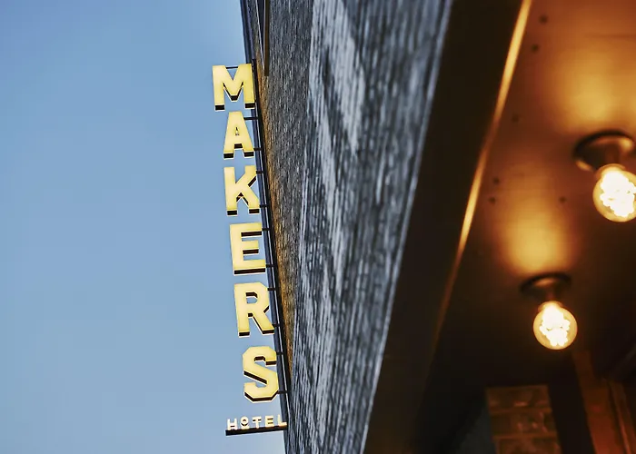 Jongro Makers X Pretty Hotel 2*