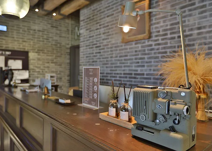 Jongro Makers X Pretty Hotel