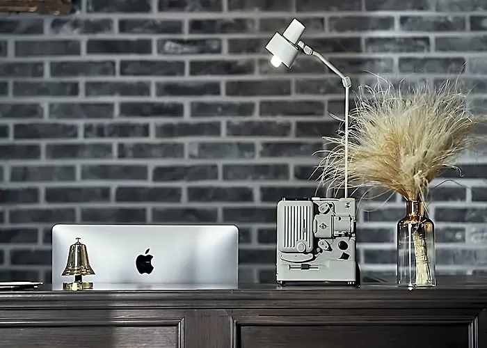 Jongro Makers X Pretty Hotel
