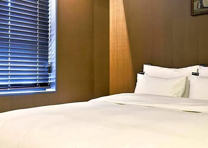 Jongro Makers X Pretty Hotel Seul